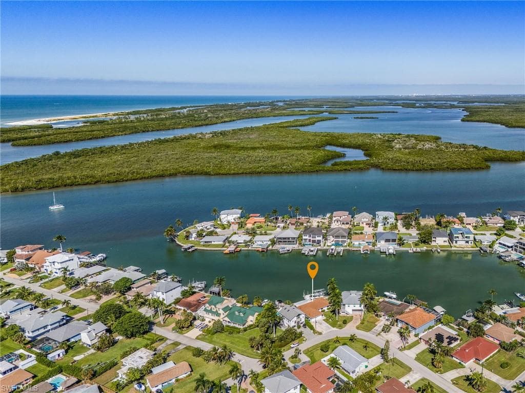121 JAMAICA DR-29