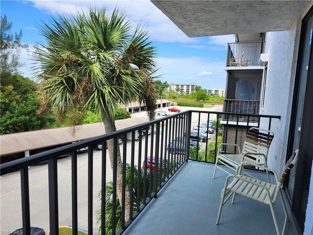 3490 N Key DR 403-13