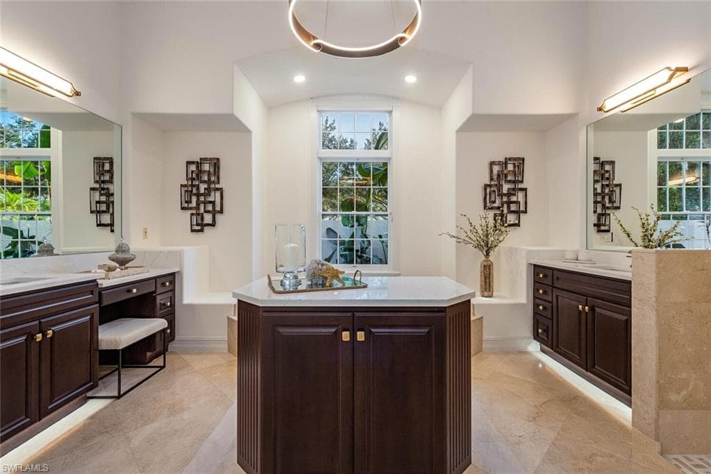 1252 POCANTICO LN-18