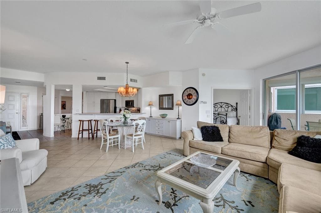 262 Barefoot Beach BLVD 205-4