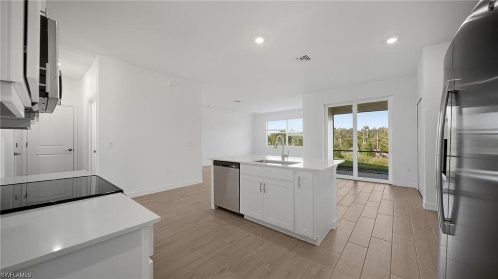 15705 Raveneli CT-17