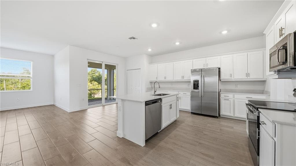 15705 Raveneli CT-15