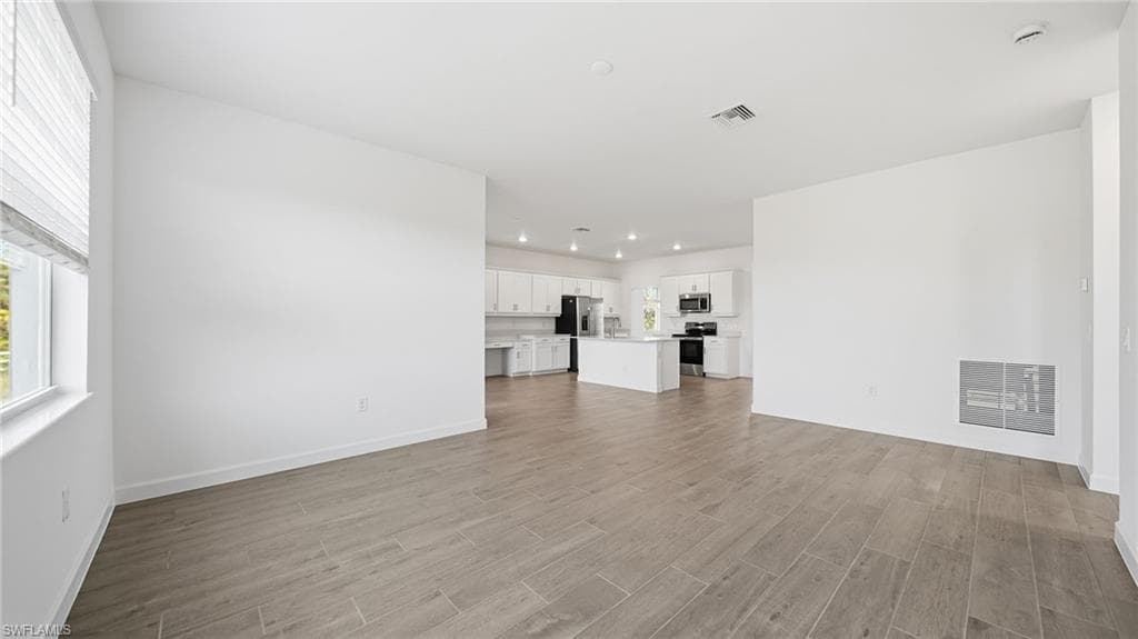 15705 Raveneli CT-8