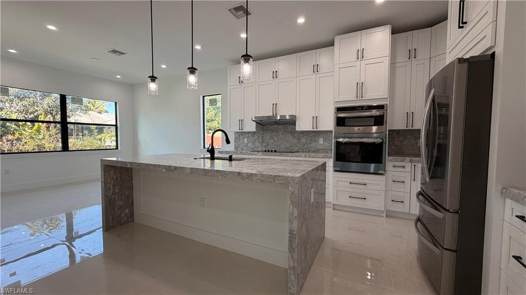 4710 Acadia LN-3
