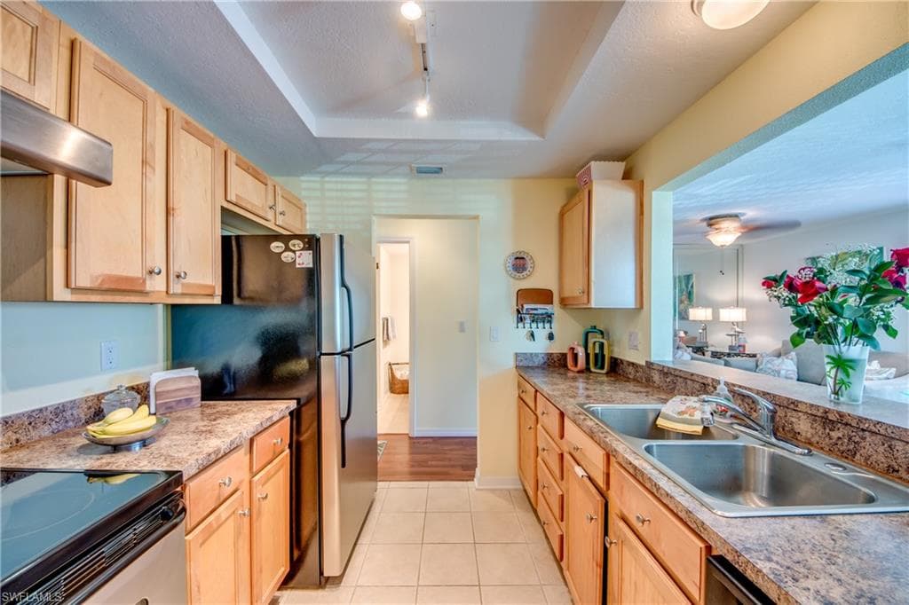 3324 N Key DR 5-17