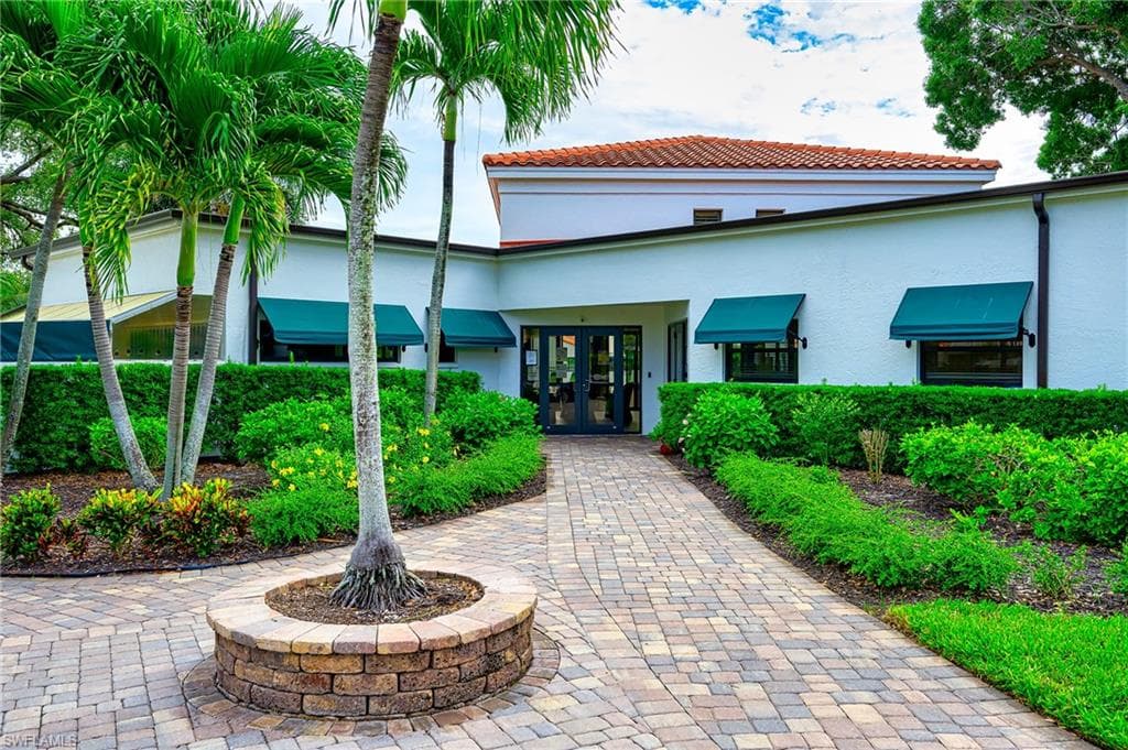649 Beachwalk CIR C101-1
