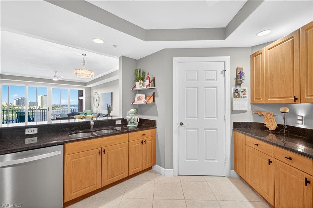 2743 1st ST 701-13