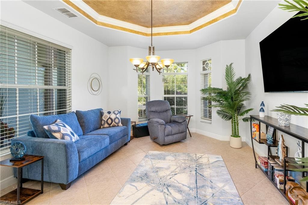 4923 Cerromar DR-11