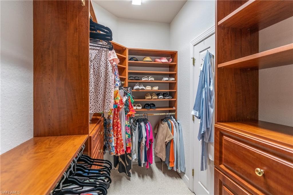 4923 Cerromar DR-19