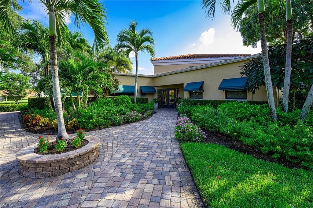 592 Beachwalk CIR N202-22