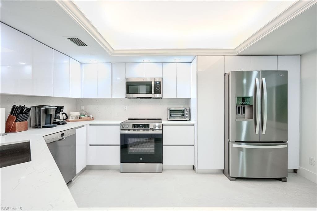 592 Beachwalk CIR N202-5