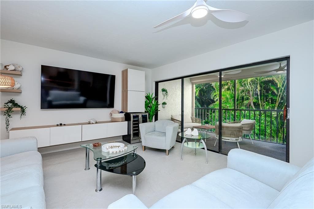 592 Beachwalk CIR N202-10