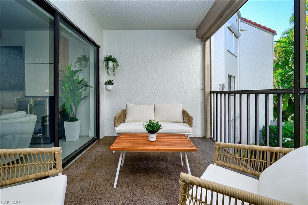 592 Beachwalk CIR N202-11