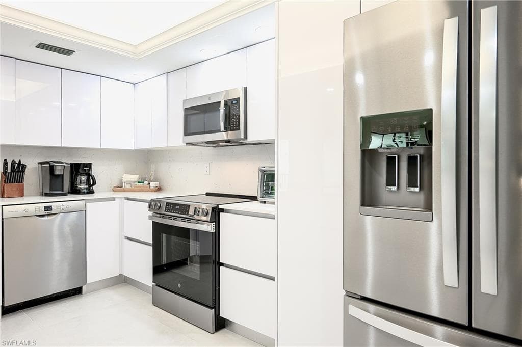 592 Beachwalk CIR N202-4