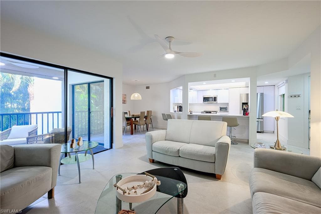592 Beachwalk CIR N202-8