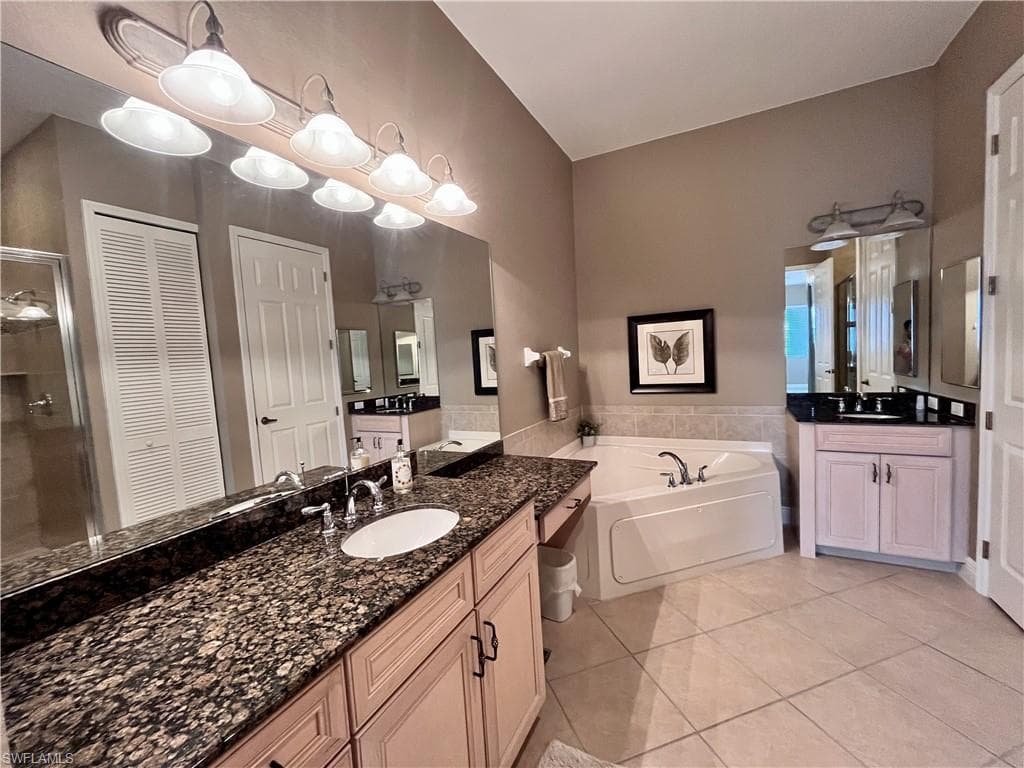 190 Shadroe Cove CIR 703-11
