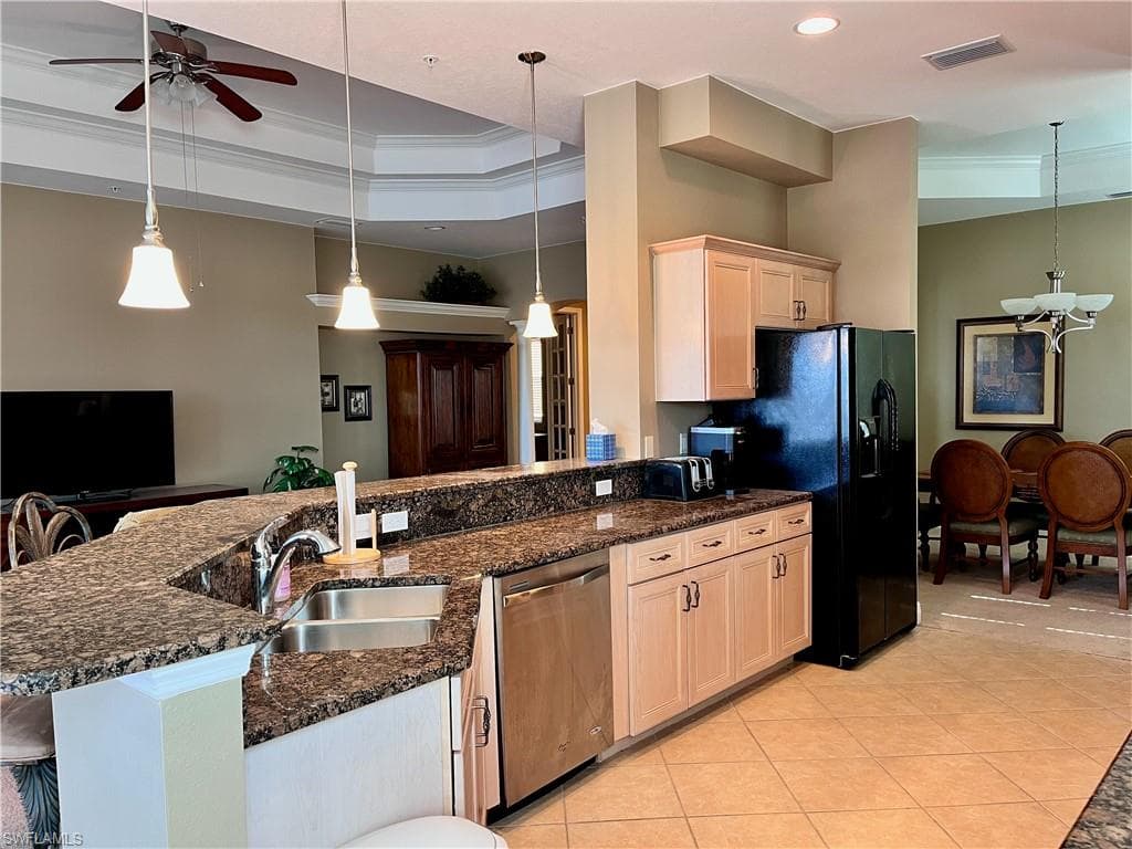 190 Shadroe Cove CIR 703-4