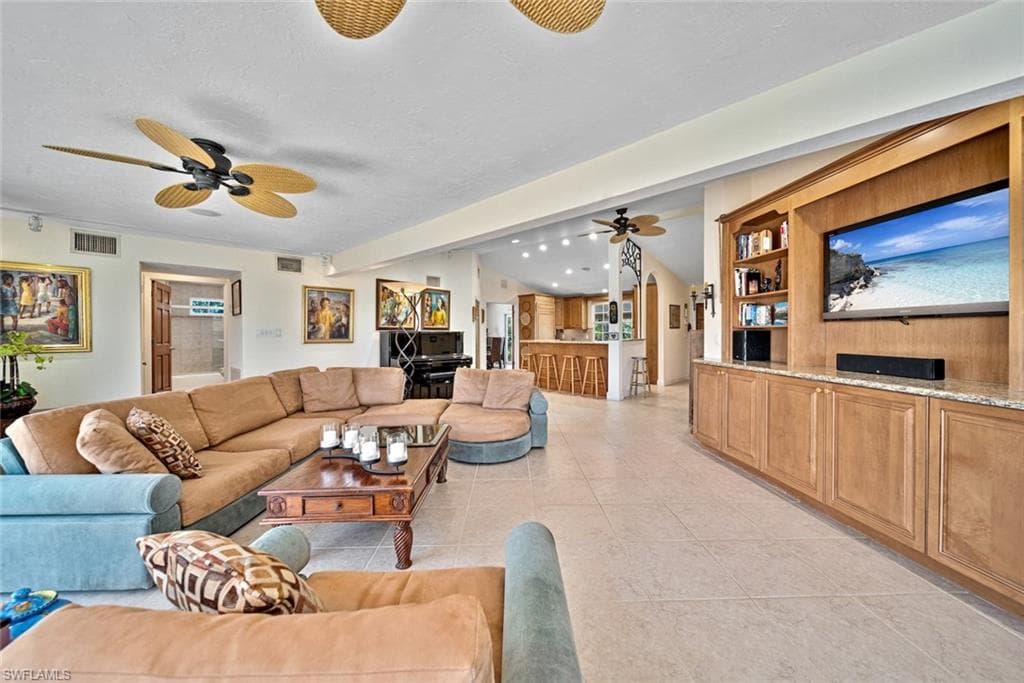 716 Rabbit RD-8