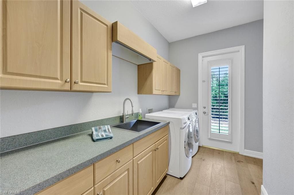 12219 Colliers Reserve DR-32