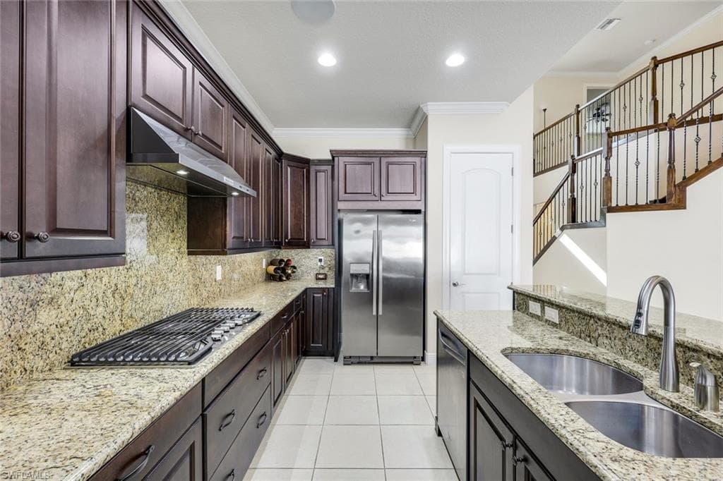 10101 FLORENCE CIR-11