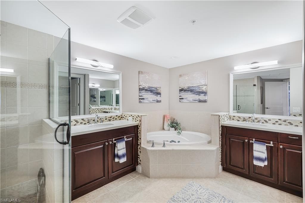 6081 Silver King BLVD 404-13
