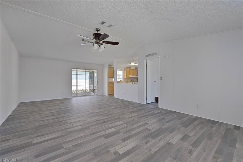 276 Grosbeak LN 276-3