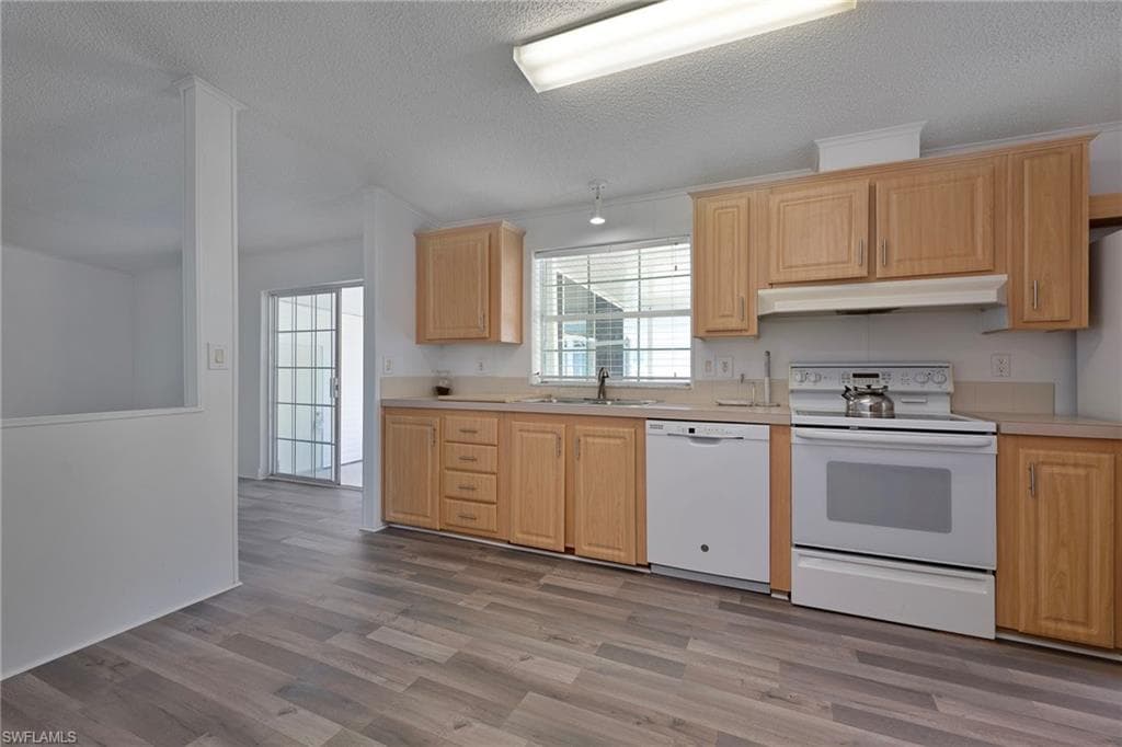 276 Grosbeak LN 276-5