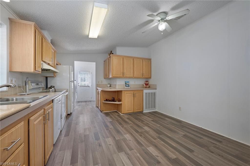 276 Grosbeak LN 276-4