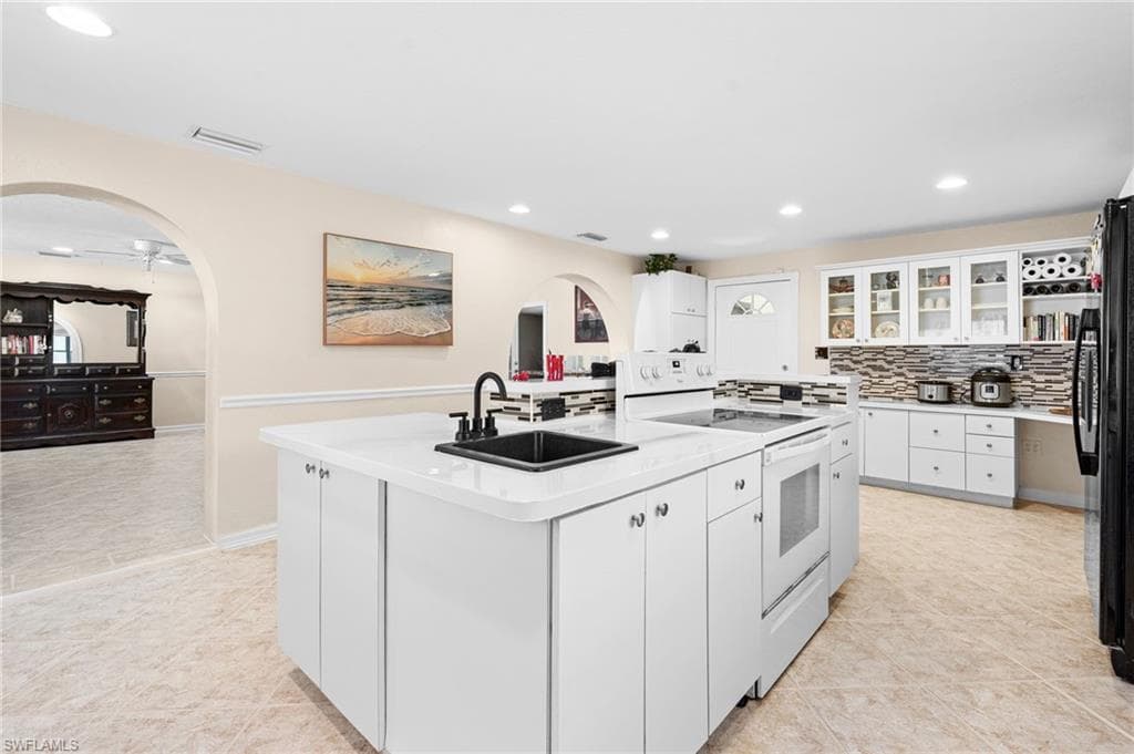 3042 Mango ST-13