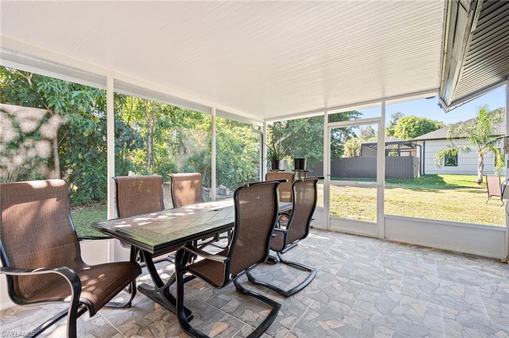 3042 Mango ST-24