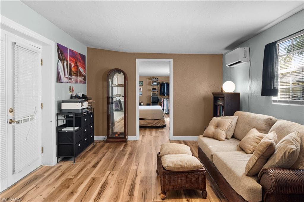 3042 Mango ST-19