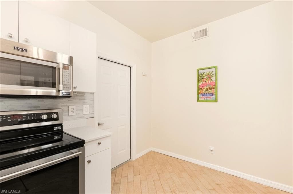 636 Windsor SQ 102-9