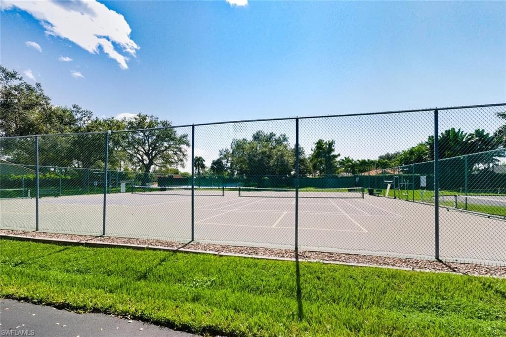 636 Windsor SQ 102-29