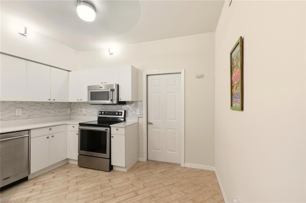 636 Windsor SQ 102-8