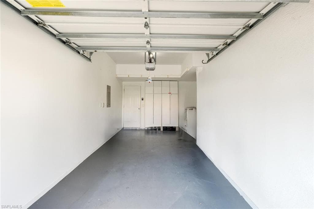 636 Windsor SQ 102-21