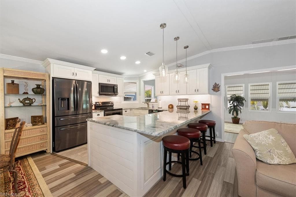 102 Elise DR-6