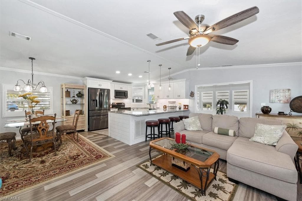 102 Elise DR-7
