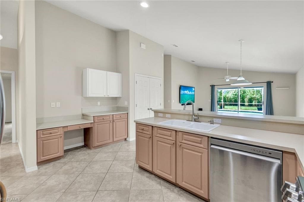 15645 Beachcomber AVE-13