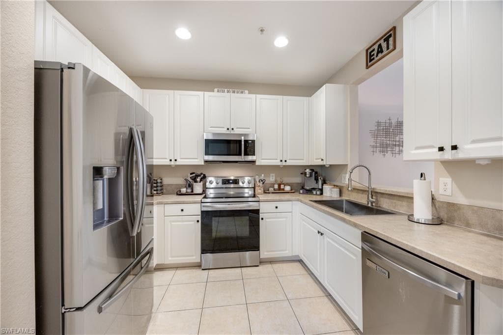 1320 Mariposa CIR 104-2