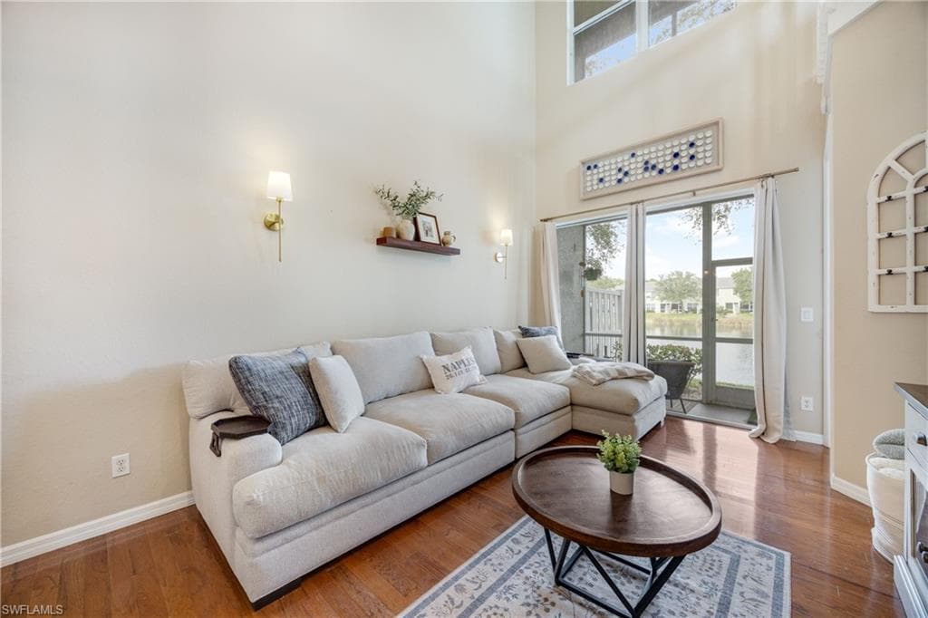 1320 Mariposa CIR 104-6