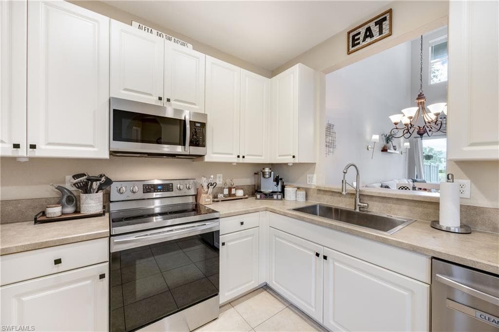 1320 Mariposa CIR 104-3