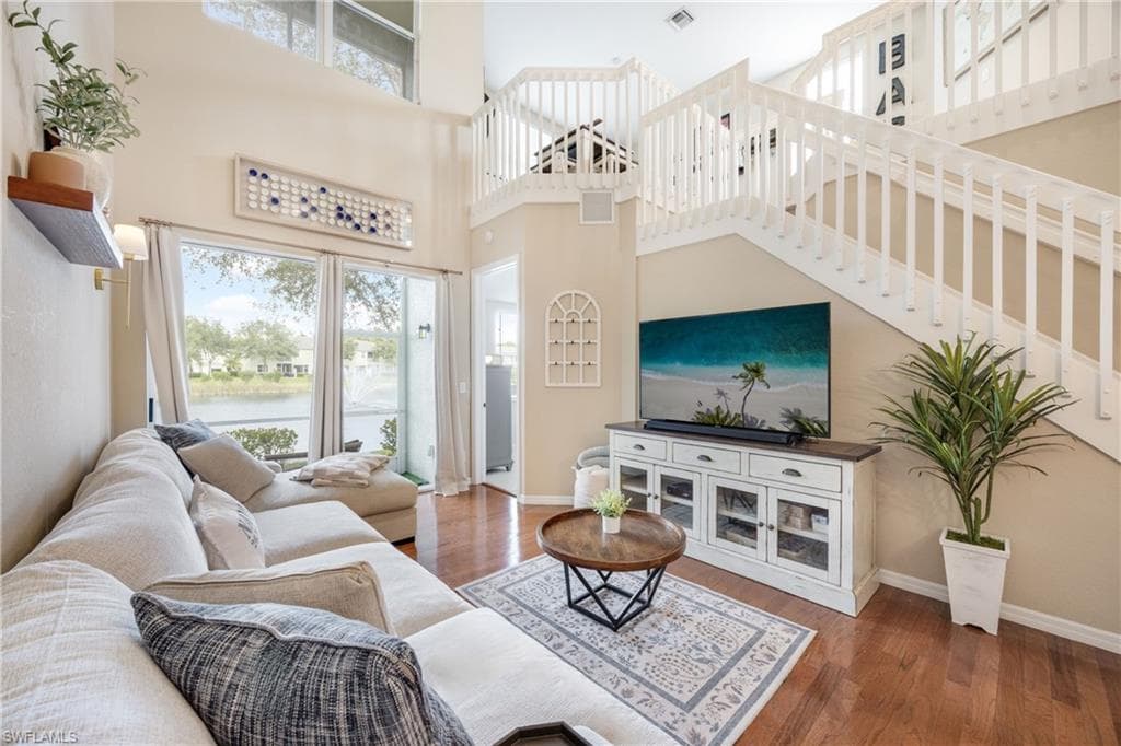 1320 Mariposa CIR 104-5