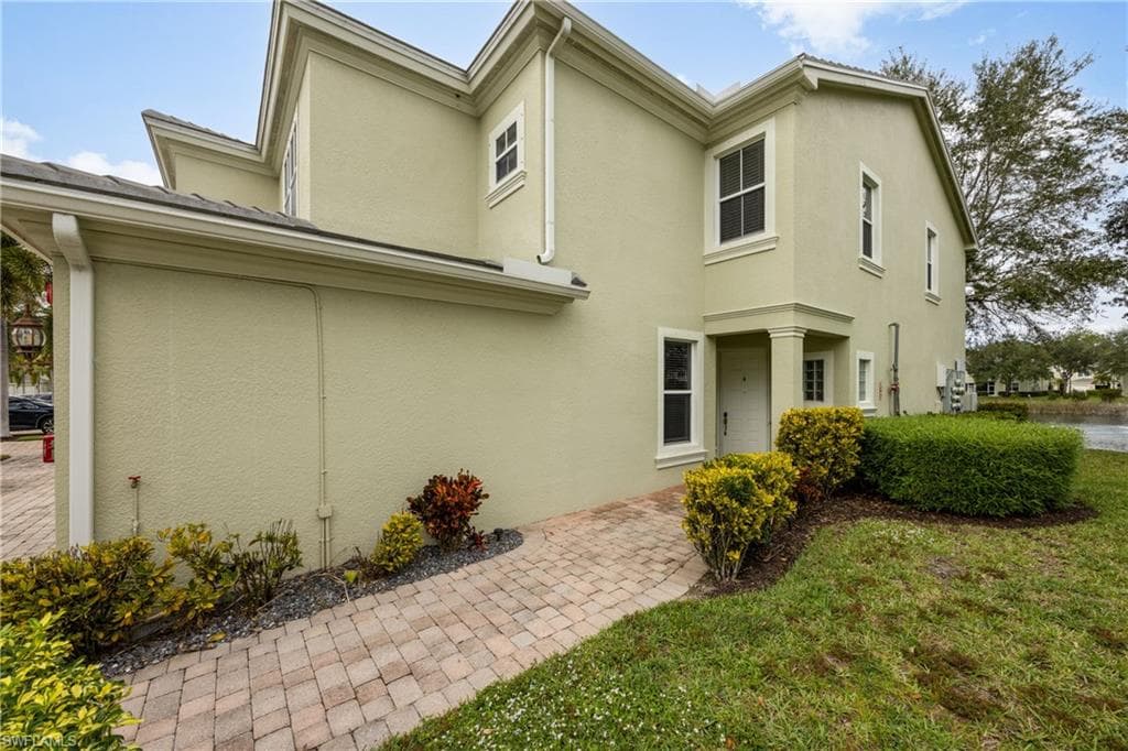 1320 Mariposa CIR 104-38