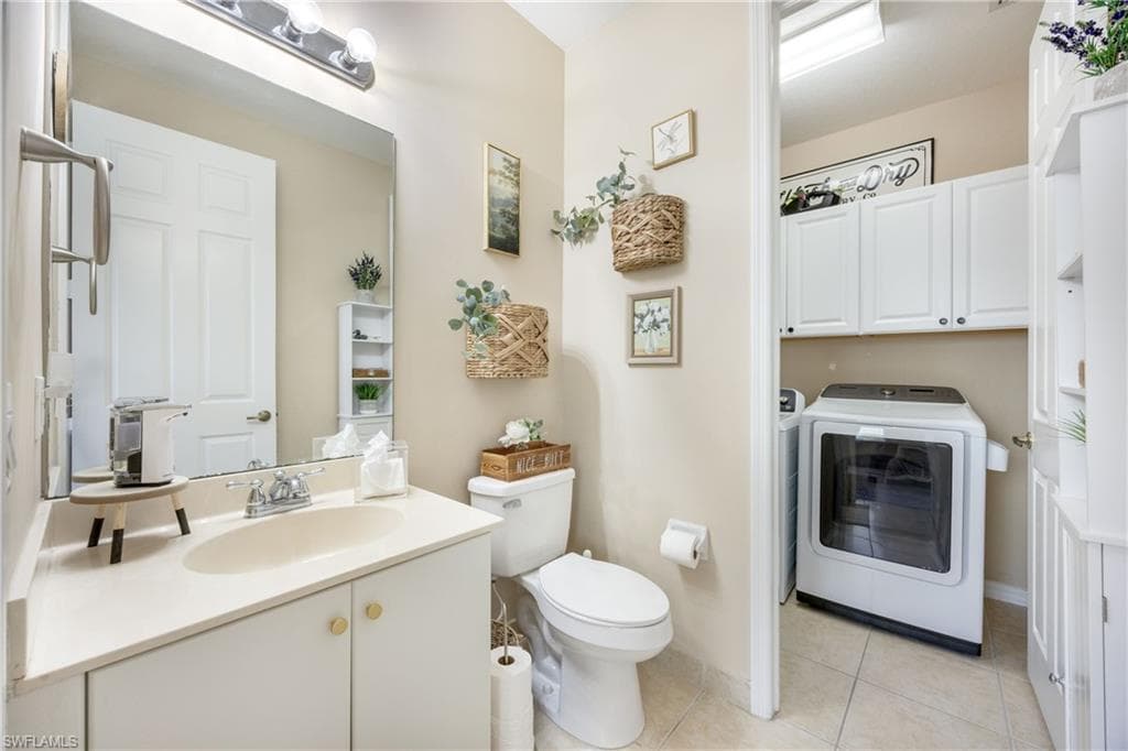 1320 Mariposa CIR 104-18