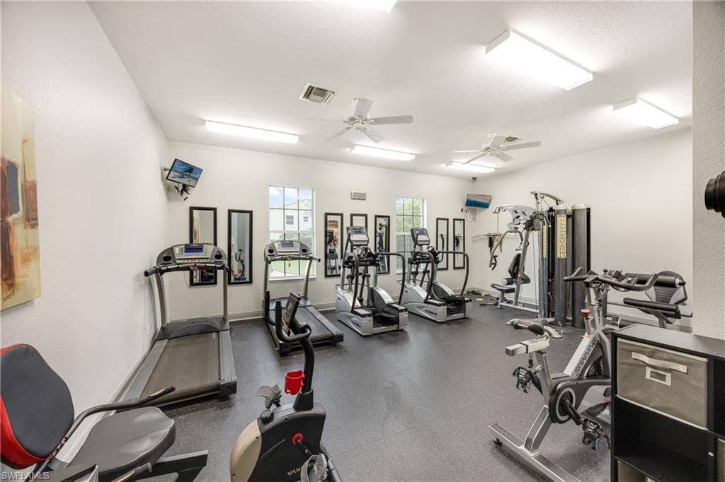 1320 Mariposa CIR 104-31