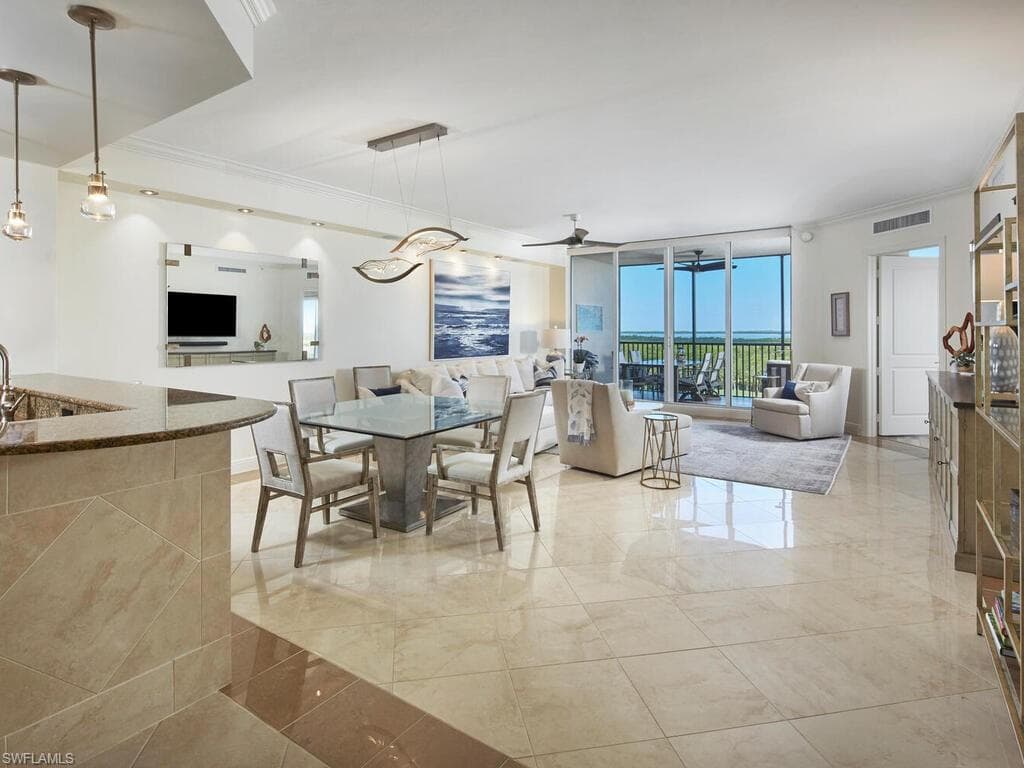 23850 Via Italia CIR 504-4