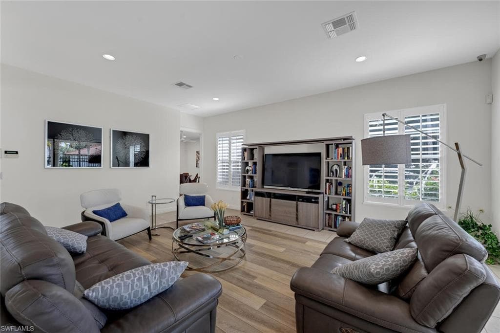 2165 Hawksridge DR 1302-22