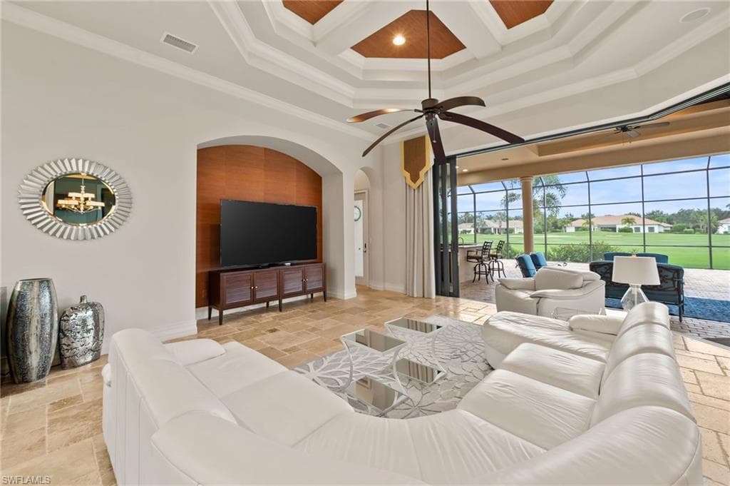6068 Sunnyslope DR-16