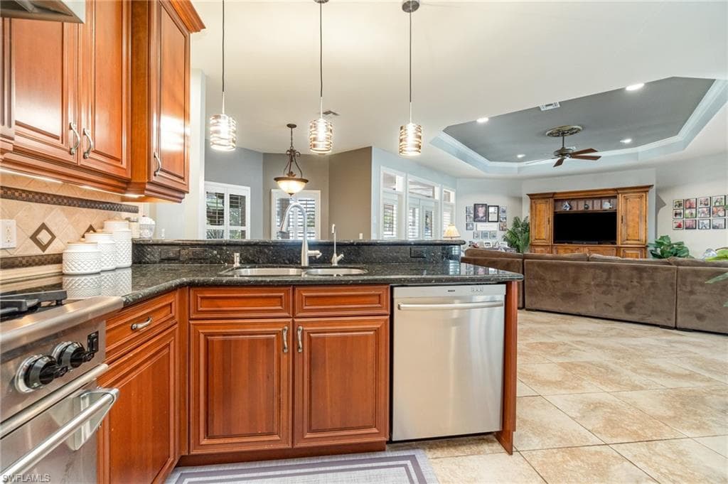 15753 Caloosa Creek CIR-17
