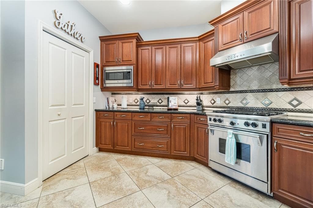 15753 Caloosa Creek CIR-18